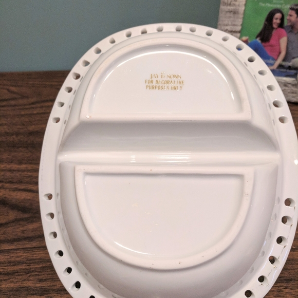 PORCELAIN DIVIDED DISH - Picture 4 of 6